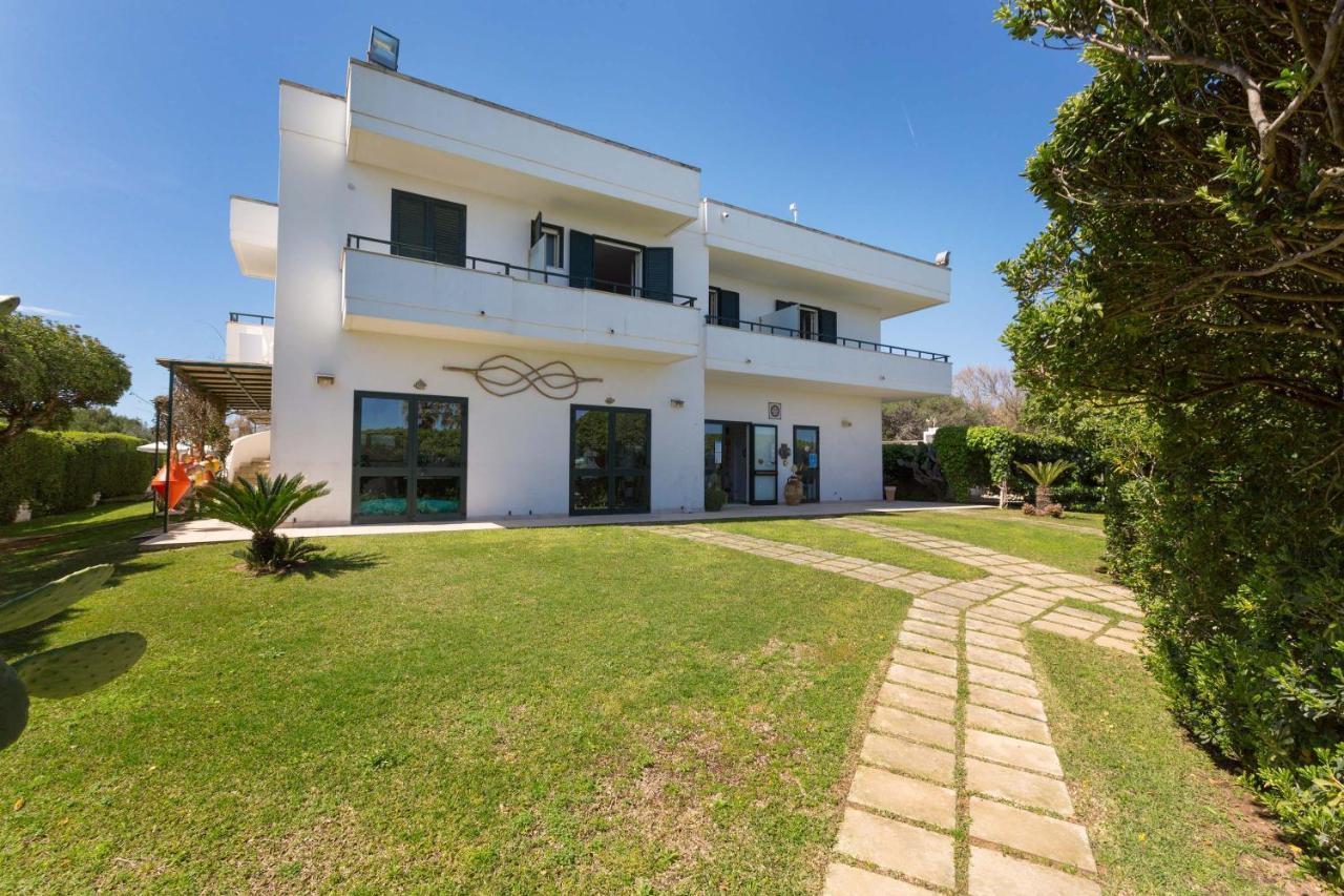Residence Punta Cassano - In Piscina Sulla Spiaggia Di Sabbia San Foca Exterior photo