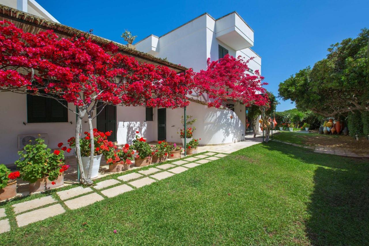 Residence Punta Cassano - In Piscina Sulla Spiaggia Di Sabbia San Foca Exterior photo