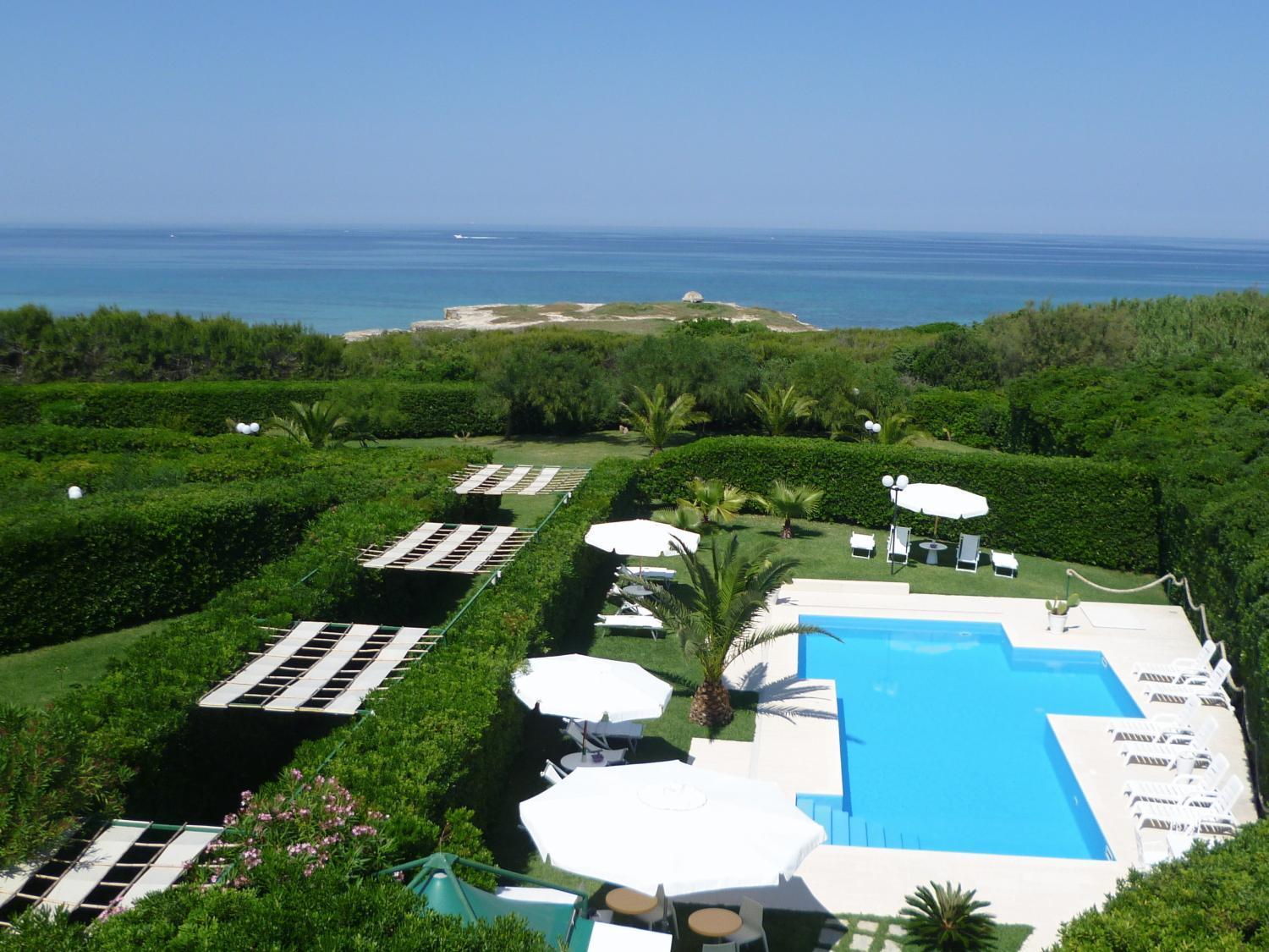 Residence Punta Cassano - In Piscina Sulla Spiaggia Di Sabbia San Foca Exterior photo