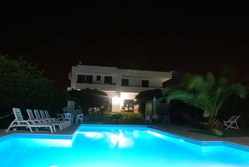 Residence Punta Cassano - In Piscina Sulla Spiaggia Di Sabbia San Foca Exterior photo